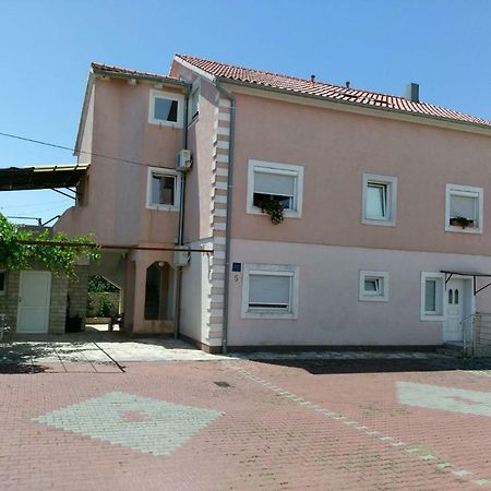 Apartments Saraden فوديس المظهر الخارجي الصورة