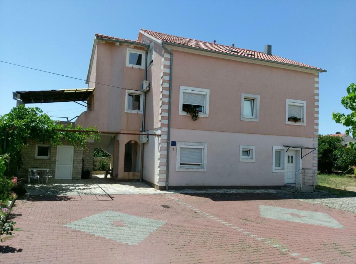 Apartments Saraden فوديس المظهر الخارجي الصورة